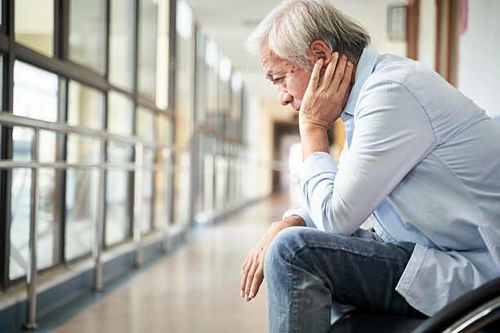 Vì sao nhiều người từ chối điều trị ung thư?