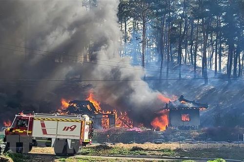 Hàn Quốc: Các đám cháy rừng thiêu rụi diện tích bằng 530 sân bóng đá
