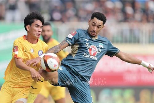 V.League 1: Hoàng Anh Gia Lai chia điểm với tân binh Khánh Hòa
