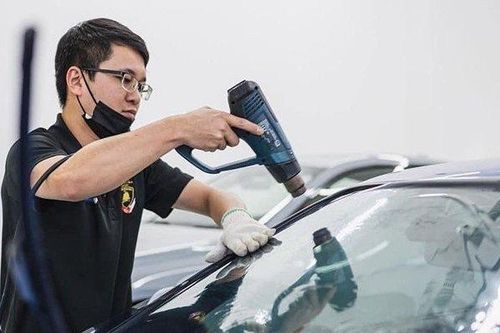 Dán phim cách nhiệt cho xe ô tô mùa nóng sao cho đúng cách nhất
