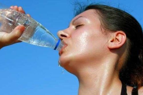 Những kiểu uống nước phá hủy gan thận từng ngày, bỏ ngay nếu không muốn phải hối hận