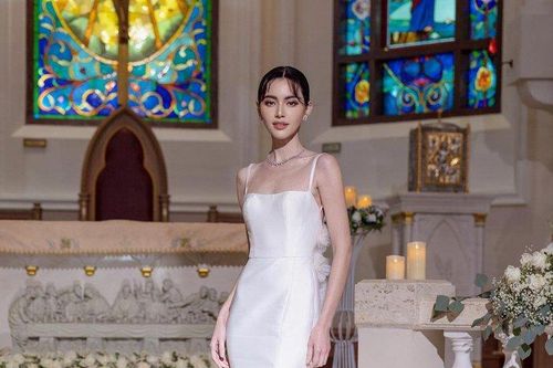 Mai Davika bất ngờ tung ảnh diện váy cưới đẹp như mơ trên lễ đường