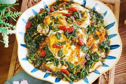 Loại cây mọc hoang giàu chất chống oxy hóa, nấu cùng trứng chiên rất ngon