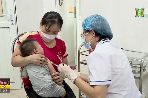 Khẩn trương tiêm vaccine bại liệt cho trẻ