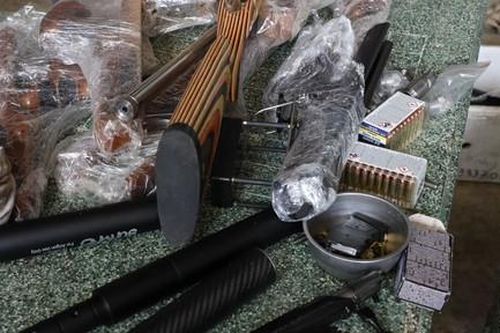 Bắt đối tượng mua nhiều linh kiện súng đạn về bán kiếm lời