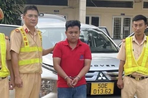Lái ô tô đi trộm cắp, tráo biển sổ để qua mặt công an vẫn không thoát