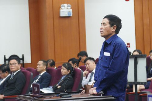 'Ông trùm' buôn lậu gần 200 triệu lít xăng được đề nghị giảm án