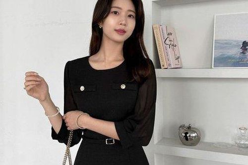 Váy đen tối giản - kiểu váy đáng sắm nhất của nàng công sở