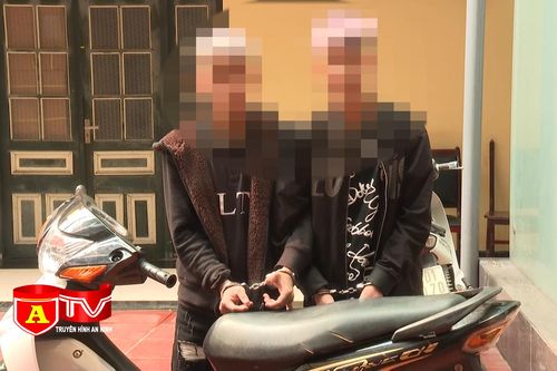 Quen qua mạng rủ nhau đi cướp giật điện thoại xịn