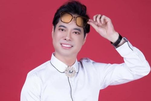 Ca sĩ Ngọc Sơn tiết lộ từ nhỏ đã tự rửa ảnh của mình để tặng bạn gái