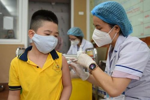 Ngày 12/4: Số ca mắc Covid-19 tăng vọt lên 261 ca