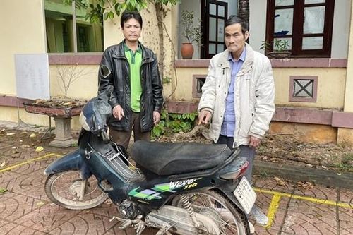 Hai tên trộm dùng dao đe dọa chủ nhà để tẩu thoát