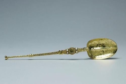 Chiếc thìa quý hơn mọi bảo vật ở lễ đăng quang Vua Charles III