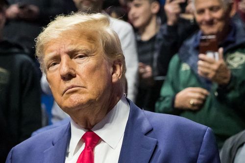 Ông Trump xin hoãn phiên tòa xử vụ kiện cưỡng hiếp