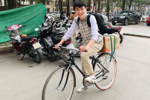 Từ thiện bằng sách
