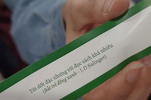 Sách trăm trang 'gói gọn' trong trăm chữ
