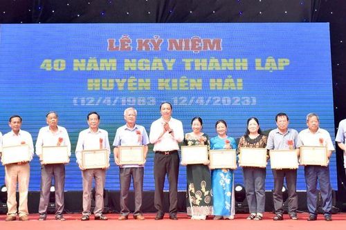 Kỷ niệm 40 năm thành lập huyện đảo Kiên Hải, tỉnh Kiên Giang