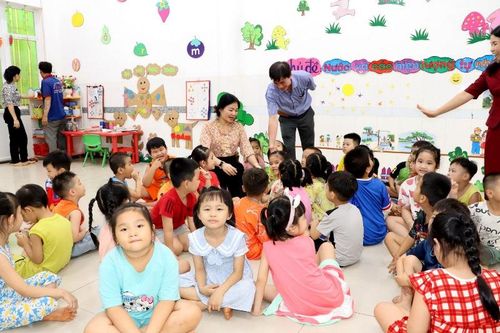 Niềm vui ở các trường được lắp máy lạnh chống bụi từ sân bay Long Thành