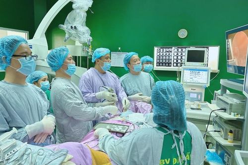 Bệnh viện Đà Nẵng áp dụng thành công kỹ thuật nội soi qua hốc mắt điều trị khối u trong não