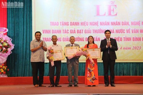 Bình Định vinh danh các nghệ sĩ tiêu biểu