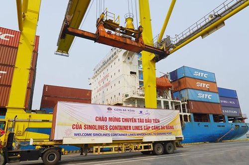 Cảng Đà Nẵng đón chuyến tàu đầu tiên của hãng tàu container quốc tế Sinotrans