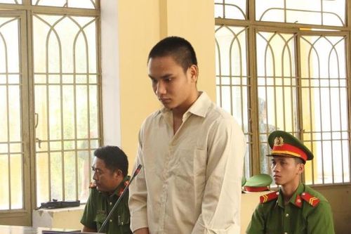 'Ma men' đối đáp bằng... dao!