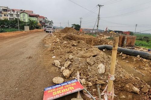 Hà Nội: Đường Song Phương - Sơn Đồng ì ạch thi công, bao giờ xong?
