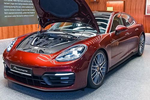 Hàng trăm xe sang Porsche Panamera tại Việt Nam 'dính án' triệu hồi