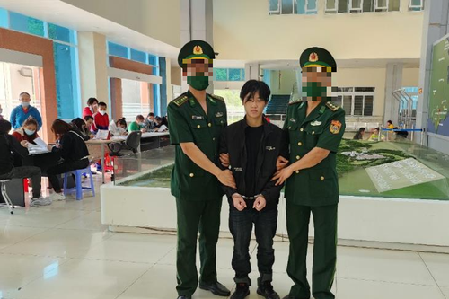 Tiếp nhận công dân, phát hiện, bắt giữ 1 đối tượng có lệnh truy nã