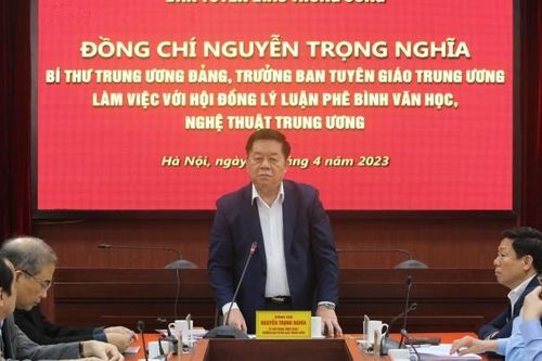 Xây dựng đội ngũ lý luận, phê bình VHNT sắc bén về chuyên môn, vững về bản lĩnh và nhạy bén với thực tiễn