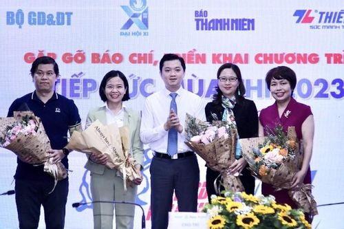Khởi động chương trình 'Tiếp sức mùa thi' năm 2023