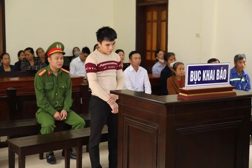 Nhận 6 năm tù vì ném cụ ông trọng thương
