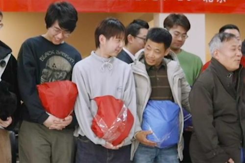 Đàn ông Trung Quốc đi học để làm chồng, làm cha tốt