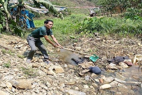 Bố vợ giết con rể, ném thi thể xuống suối phi tang