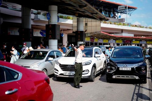 Vì sao thu phí không dừng vào sân bay vẫn chưa được triển khai?