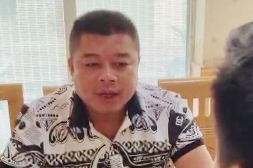 Chở hàng quá khổ, chủ xe tải tông xe vào Trung tá CSGT