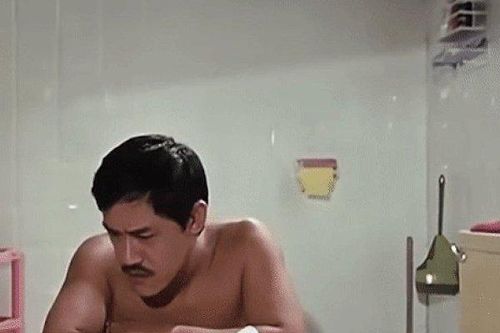 Cảnh phim 'vua hài ngang cơ Thành Long' nhìn trộm mỹ nữ tắm bất ngờ được tìm kiếm