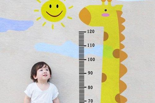 Bố và mẹ đều thấp lùn, con có thể cao được không?