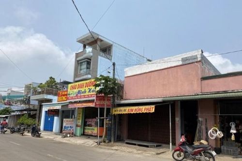 Quảng Ngãi: Nghi chủ tiệm vàng vỡ nợ gần 100 tỷ đồng bỏ trốn, hàng trăm người kéo đến nhà đòi nợ
