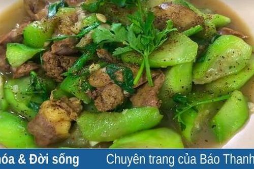 Lòng gà xào mướp