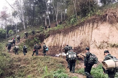 Luyện tập chuyển trạng thái sẵn sàng chiến đấu sát với địa phương, cơ sở