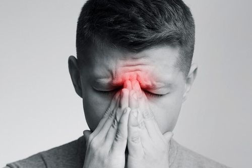 Đau đầu dữ dội, đột ngột, nam thanh niên mổ cấp cứu ngay trong đêm