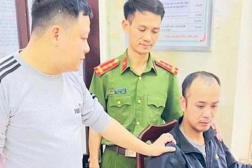 Truy bắt kẻ trộm xe máy tại cổng Bệnh viện Quân y 105