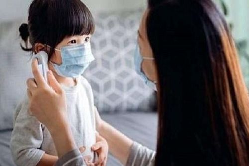 Cẩn trọng khi tự điều trị cho trẻ tại nhà
