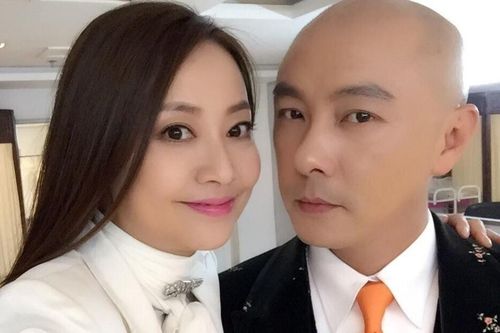 Trương Vệ Kiện gặp vợ một lần mỗi tháng