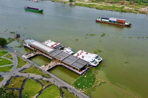TP.HCM cho gia hạn khai thác tàu cao tốc ở bến Bạch Đằng