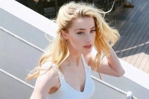 Amber Heard bị vợ cũ Johnny Depp chỉ trích