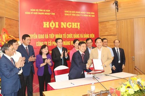 Chuyển giao công tác đảng của VICEM Bút Sơn về VICEM