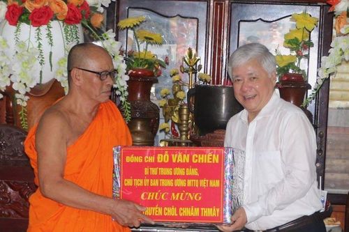 Đồng chí Đỗ Văn Chiến thăm, làm việc tại Bạc Liêu