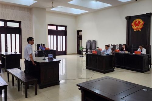 Bị thu hồi giấy phép kinh doanh vẫn chứa chấp người nước ngoài hết hạn thị thực